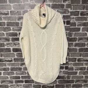 NWT Express turtleneck sweater cream acrylic curved hem